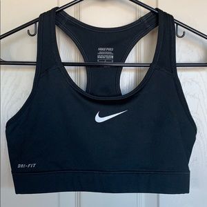 Nike pro sports bra